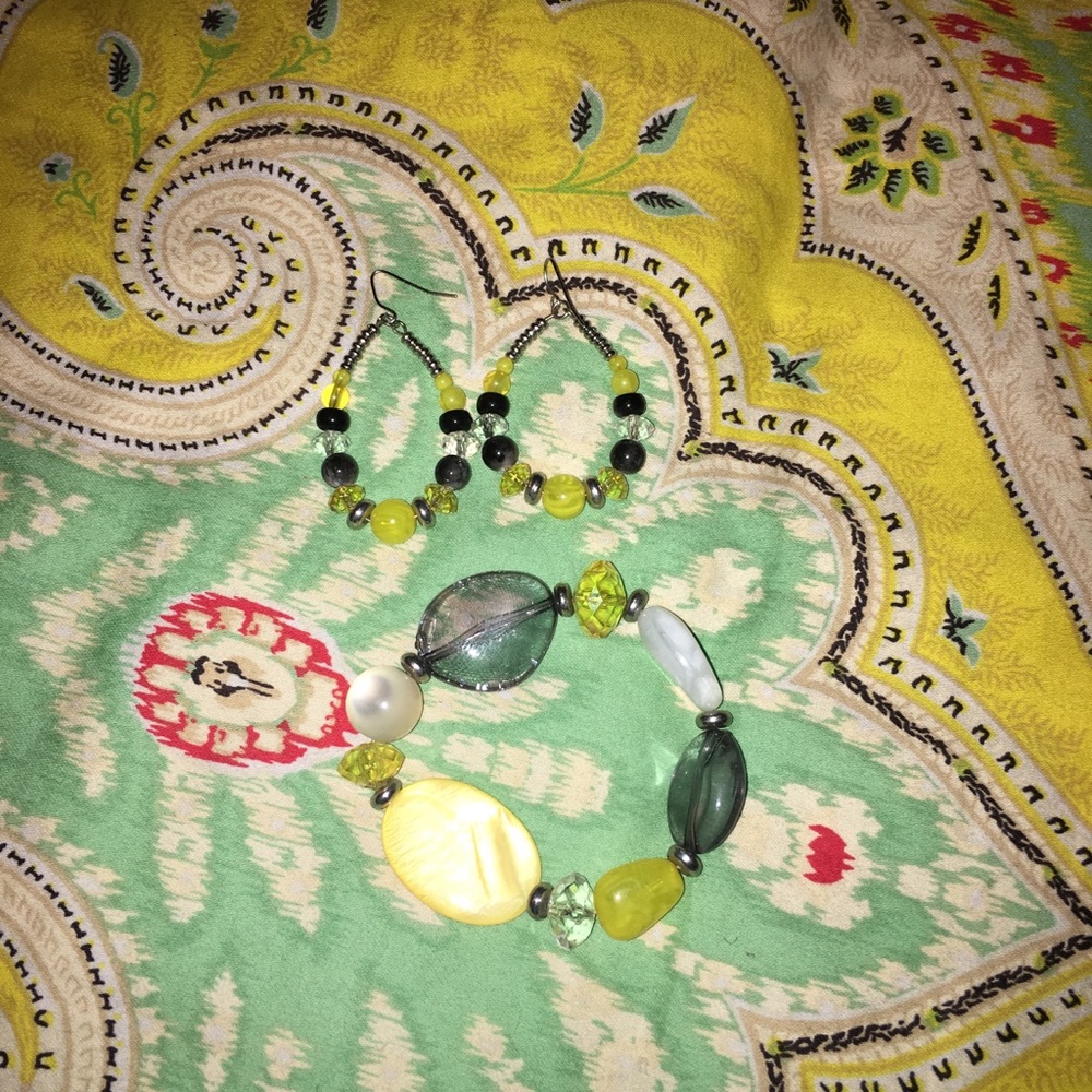 Earrings and bracelet set